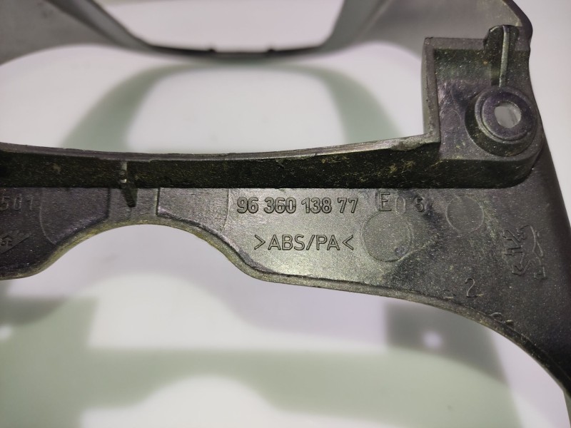 Recambio de moldura para peugeot 307 sw (3h) 1.6 hdi 110 referencia OEM IAM   