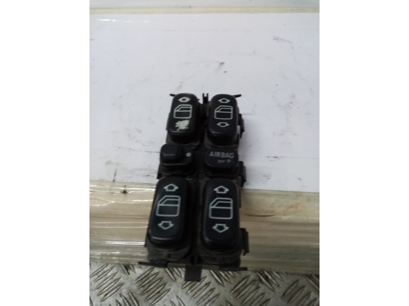 Recambio de mando elevalunas delantero izquierdo para  referencia OEM IAM 1688202810  