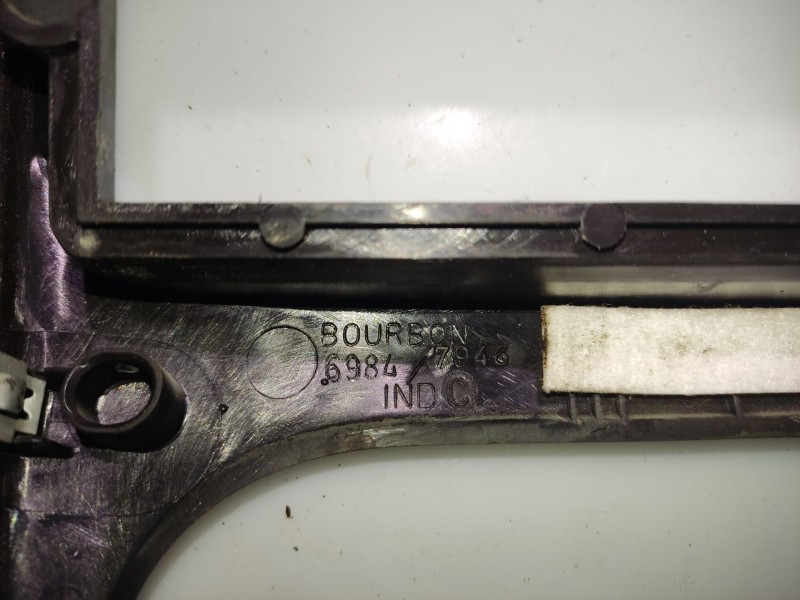 Recambio de moldura para peugeot 206 hatchback (2a/c) 1.4 i referencia OEM IAM 69847946  