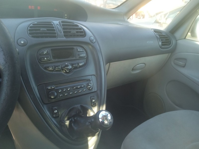 citroën xsara picasso (n68) del año 2003