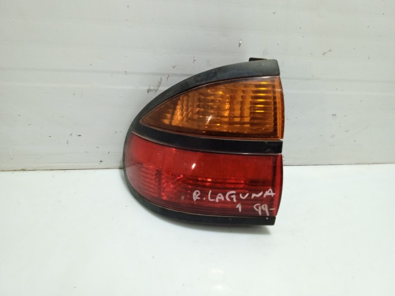 Recambio de piloto trasero izquierdo para renault laguna (b56) referencia OEM IAM 7700420122  