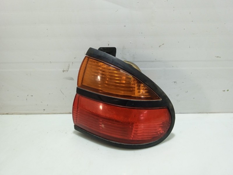 Recambio de piloto trasero derecho para renault laguna (b56) referencia OEM IAM 7700420123  