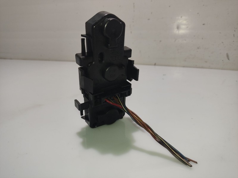 Recambio de portalamparas para audi a6 c5 (4b2, 4b4) 2.5 tdi referencia OEM IAM 5996PTD  