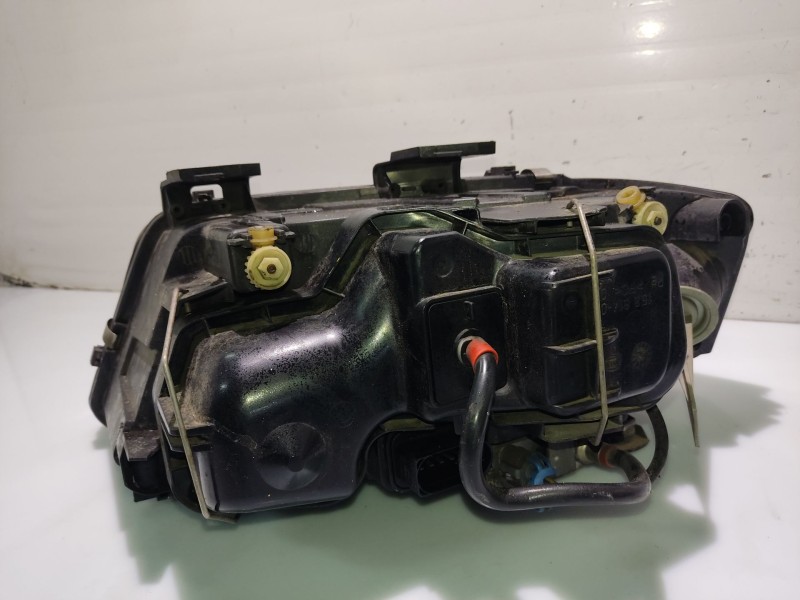 Recambio de faro derecho para audi a6 c5 (4b2, 4b4) 2.5 tdi referencia OEM IAM 4B0941030AB  