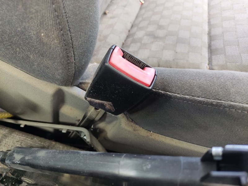 Recambio de enganche cinturon delantero izquierdo para audi a6 c5 (4b2, 4b4) 2.5 tdi referencia OEM IAM 4B0857755M  