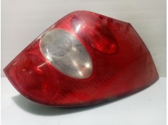 Recambio de piloto trasero derecho para renault laguna ii grandtour (kg0) referencia OEM IAM 8200002472  8200703489