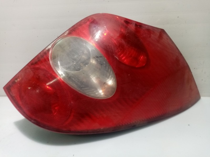 Recambio de piloto trasero derecho para renault laguna ii grandtour (kg0) referencia OEM IAM 8200002472  8200703489