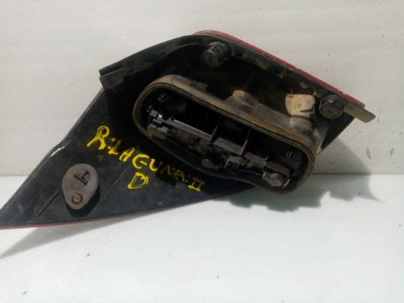 Recambio de piloto trasero derecho para renault laguna ii grandtour (kg0) referencia OEM IAM 8200002472  8200703489