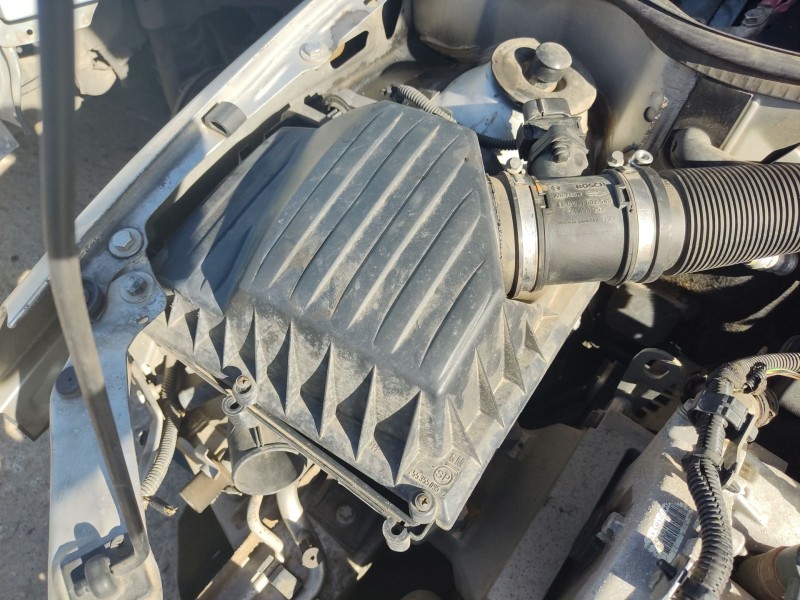 Recambio de caja filtro de aire para opel corsa c (x01) 1.3 cdti (f08, f68) referencia OEM IAM 55355095  