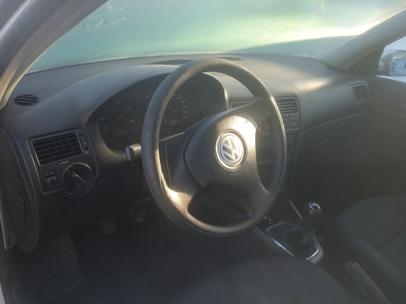 vw bora variant (1j6) del año 2001