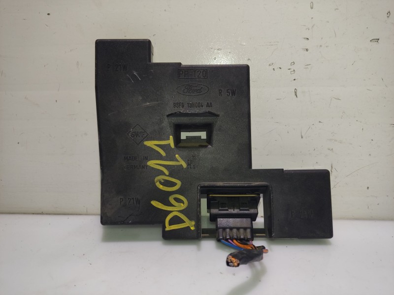 Recambio de portalamparas para ford fiesta iv (ja_, jb_) 1.0 i referencia OEM IAM 96FG13N004AA  