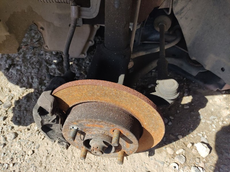 Recambio de mangueta delantera izquierda para ford fiesta iv (ja_, jb_) 1.0 i referencia OEM IAM 1010252  