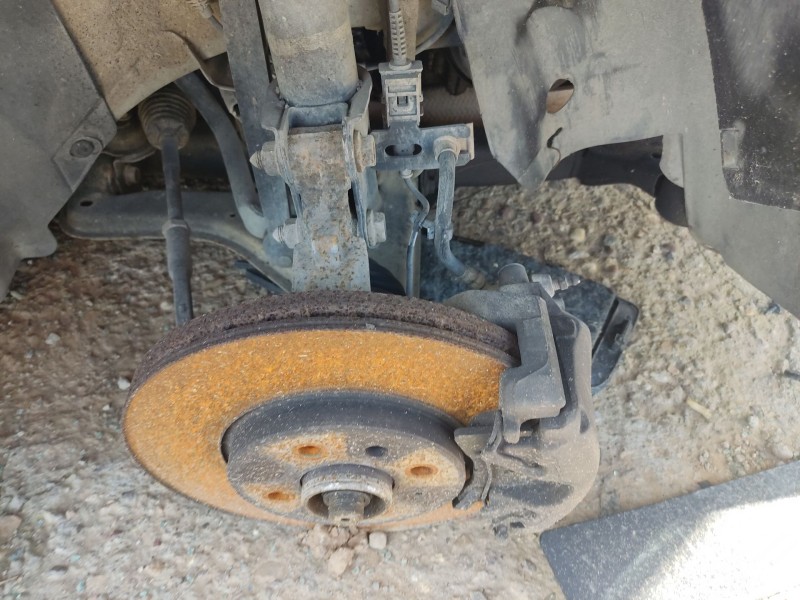 Recambio de mangueta delantera derecha para opel astra h (a04) 1.6 (l48) referencia OEM IAM 13156042  