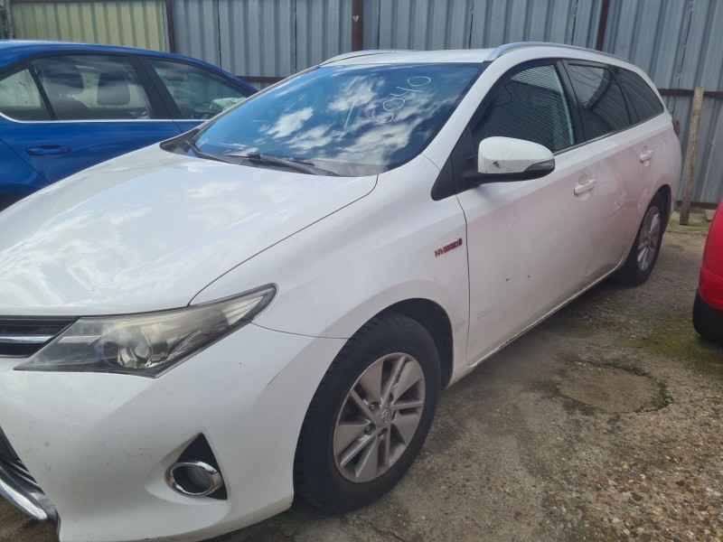 toyota auris station wagon (_e18_) del año 2013