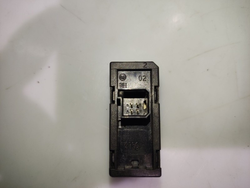 Recambio de mando elevalunas trasero derecho para opel astra h (a04) 1.6 (l48) referencia OEM IAM 13100377  