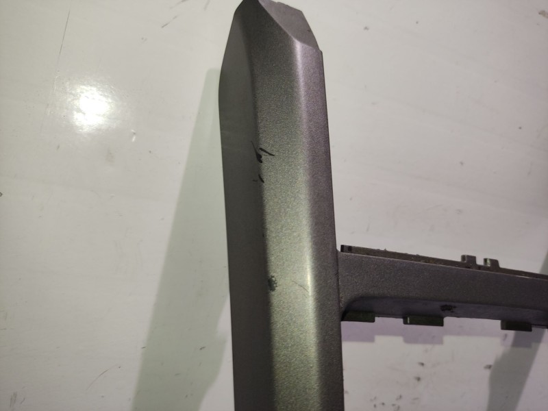 Recambio de moldura para opel astra h (a04) 1.6 (l48) referencia OEM IAM 13116961  