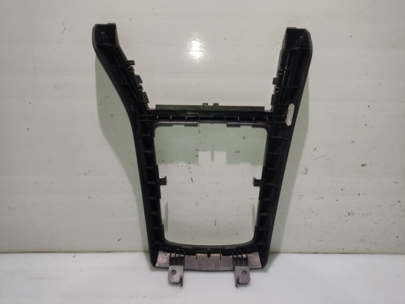 Recambio de moldura para opel astra h (a04) 1.6 (l48) referencia OEM IAM 13116961  