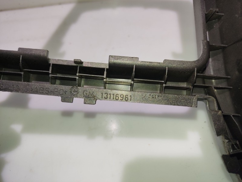 Recambio de moldura para opel astra h (a04) 1.6 (l48) referencia OEM IAM 13116961  