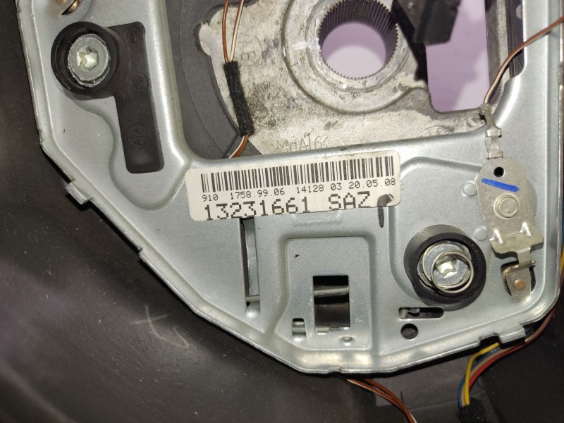 Recambio de volante para opel astra h (a04) 1.6 (l48) referencia OEM IAM 13231661  