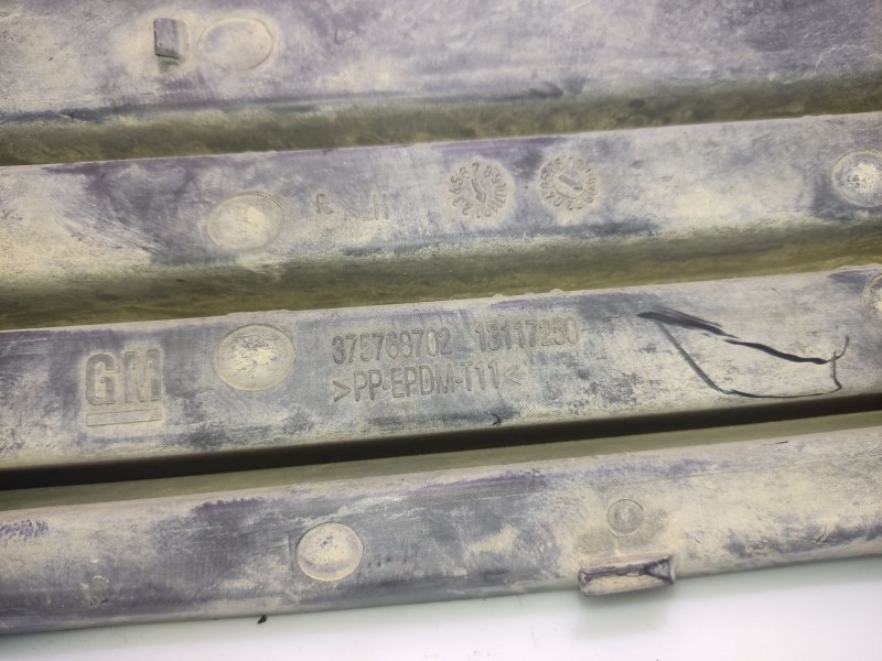 Recambio de moldura para opel astra h (a04) 1.6 (l48) referencia OEM IAM 13117250 375768702 