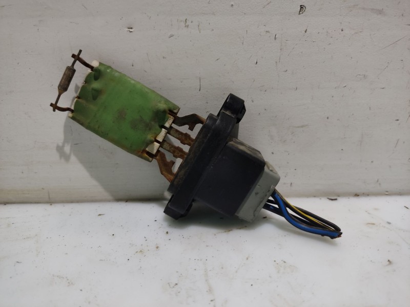 Recambio de resistencia calefaccion para ford fusion (cbk) 1.4 16v cat referencia OEM IAM 1855157  