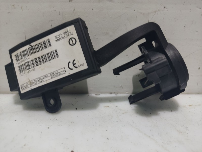 Recambio de modulo electronico para chrysler grand voyager referencia OEM IAM 5WY5005C P04686665AC 