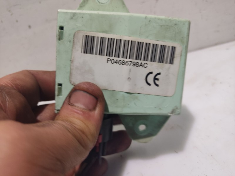 Recambio de modulo electronico para chrysler grand voyager referencia OEM IAM 04686798AC  