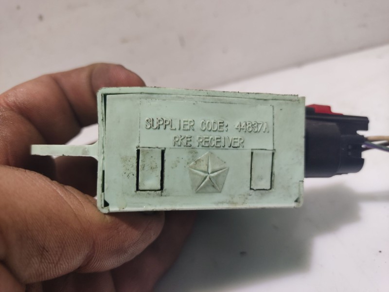 Recambio de modulo electronico para chrysler grand voyager referencia OEM IAM 04686798AC  