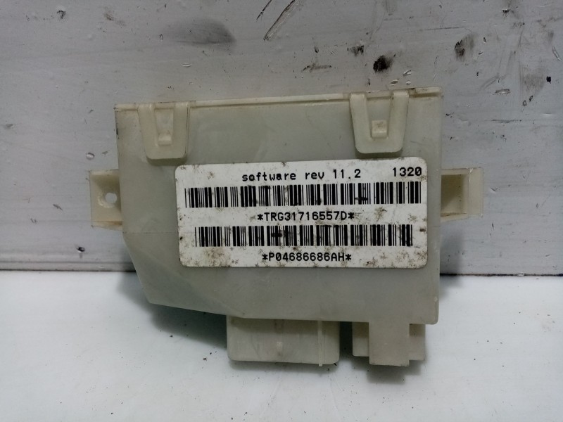 Recambio de modulo electronico para chrysler grand voyager referencia OEM IAM 04686686AH  