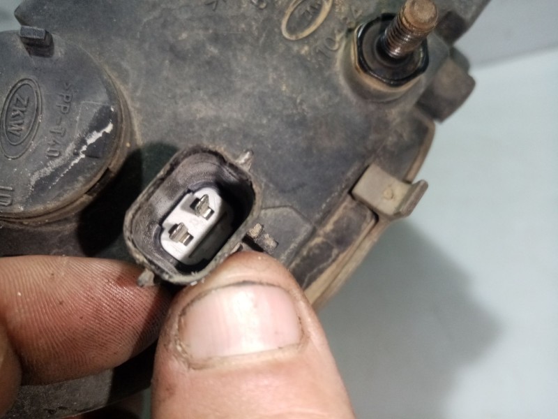 Recambio de faro antiniebla izquierdo para chrysler grand voyager referencia OEM IAM 04857239AB  