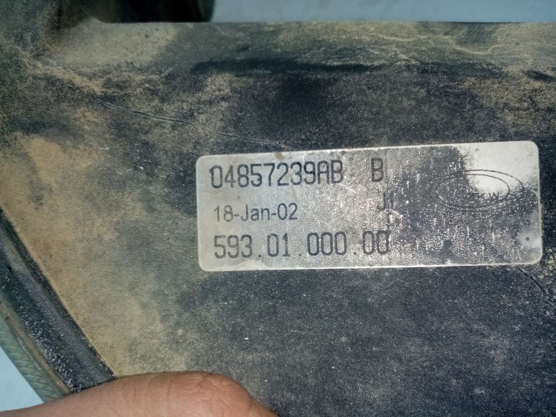 Recambio de faro antiniebla izquierdo para chrysler grand voyager referencia OEM IAM 04857239AB  