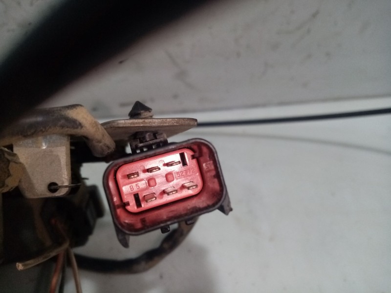 Recambio de cerradura puerta lateral izquierda para chrysler grand voyager referencia OEM IAM 5019053AC  