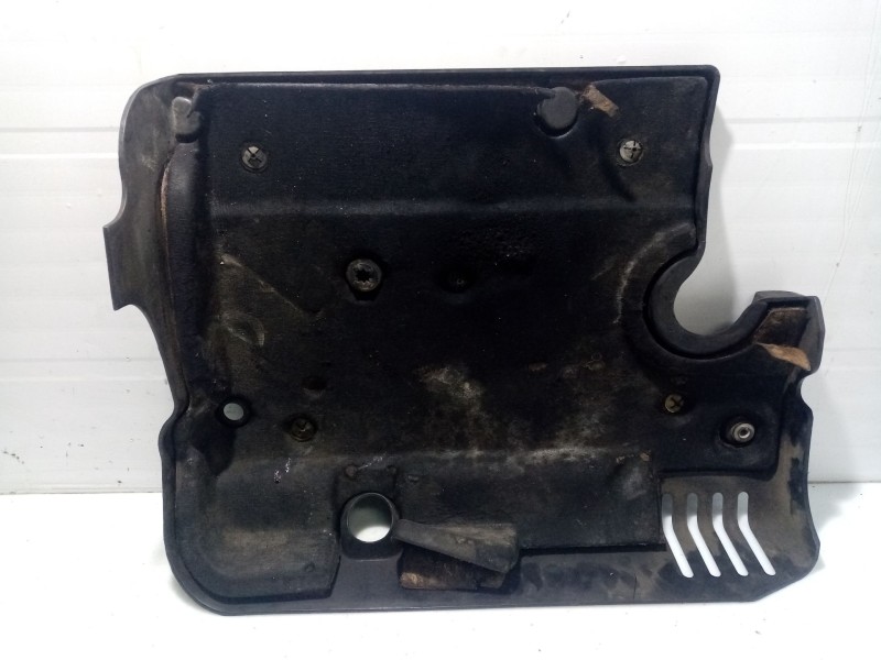 Recambio de tapa motor para chrysler grand voyager referencia OEM IAM   
