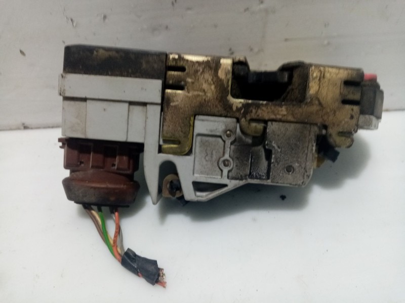 Recambio de cerradura puerta trasera derecha para peugeot 206 sw xs referencia OEM IAM   