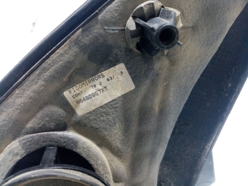 Recambio de retrovisor derecho para peugeot 206 sw xs referencia OEM IAM 8148YF  