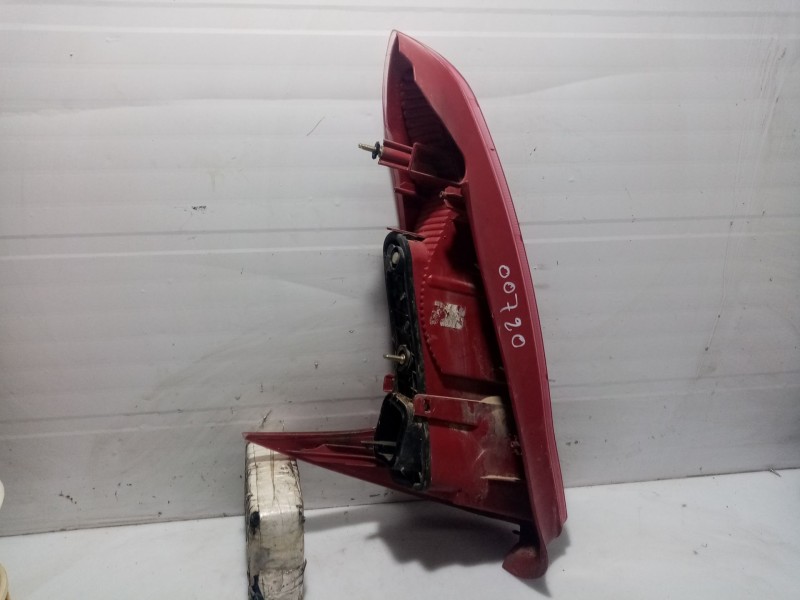 Recambio de piloto trasero derecho para peugeot 206 sw xs referencia OEM IAM 6351R4  