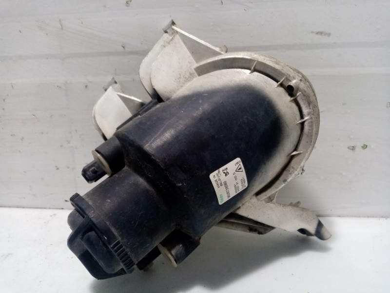 Recambio de faro antiniebla izquierdo para peugeot 206 sw xs referencia OEM IAM 6204T2 9628734080 67742971