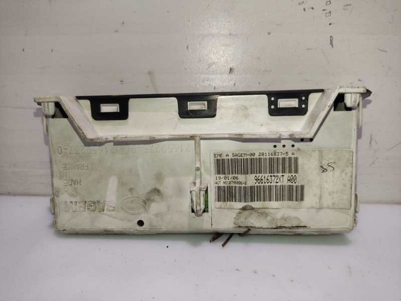 Recambio de pantalla multifuncion para peugeot 206 berlina referencia OEM IAM 96616372XT  