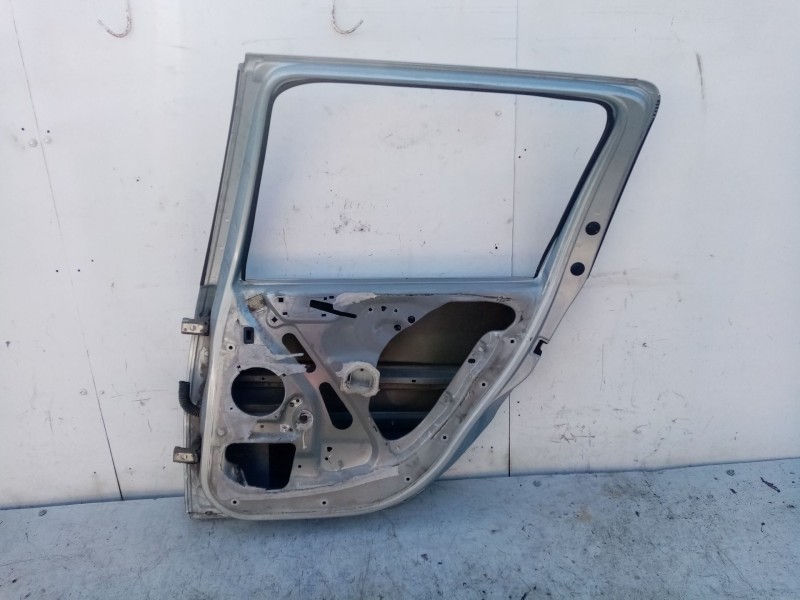 Recambio de puerta trasera derecha para peugeot 206 sw xs referencia OEM IAM 9008J4  