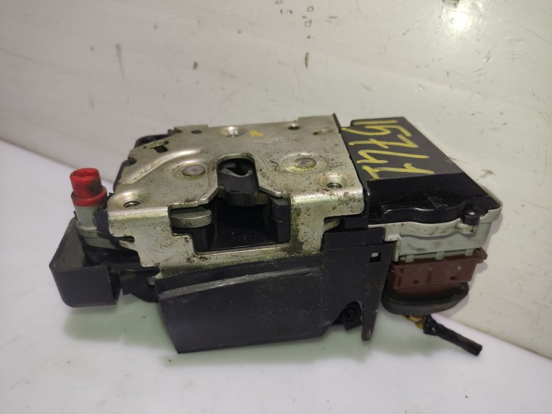 Recambio de cerradura puerta delantera izquierda para peugeot 406 (8b) 1.8 16v referencia OEM IAM 9135H6  