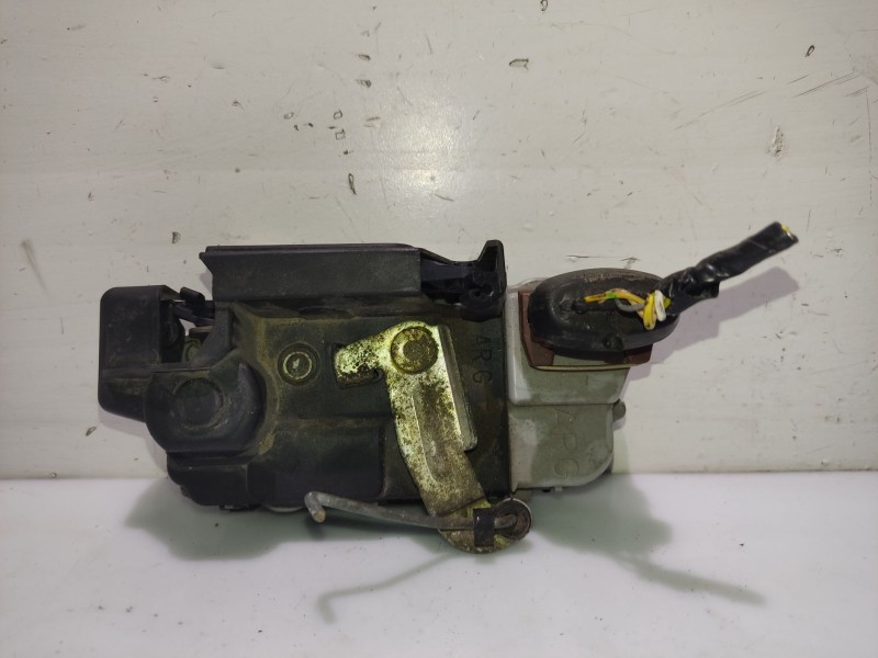 Recambio de cerradura puerta delantera izquierda para peugeot 406 (8b) 1.8 16v referencia OEM IAM 9135H6  