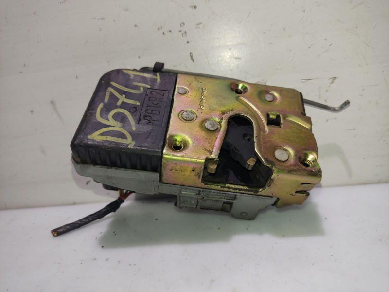 Recambio de cerradura puerta trasera derecha para peugeot 406 (8b) 1.8 16v referencia OEM IAM 913870  