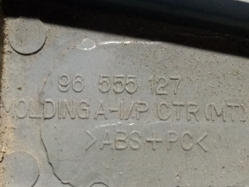 Recambio de moldura para chevrolet lacetti 2.0 diesel cat referencia OEM IAM 96555127  
