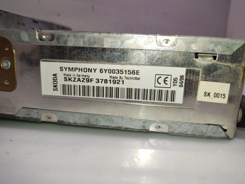 Recambio de sistema audio / radio cd para skoda fabia (6y2/6y3) referencia OEM IAM 6Y0035156E  