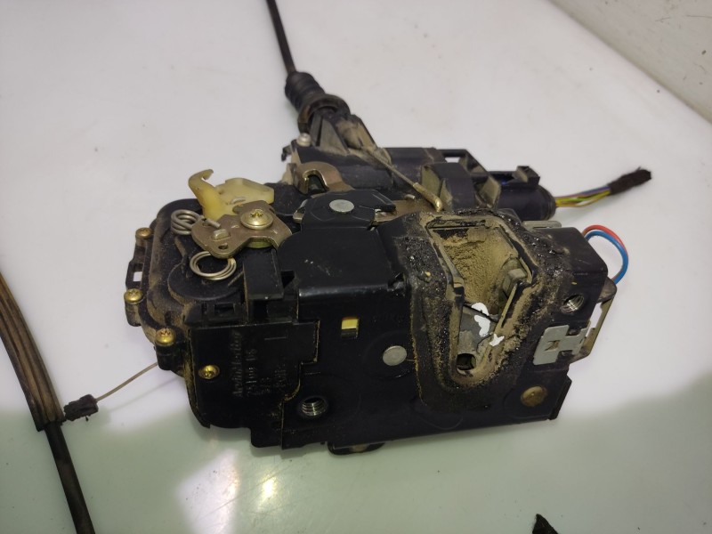 Recambio de cerradura puerta delantera izquierda para skoda fabia (6y2/6y3) referencia OEM IAM 3B1837015AM  