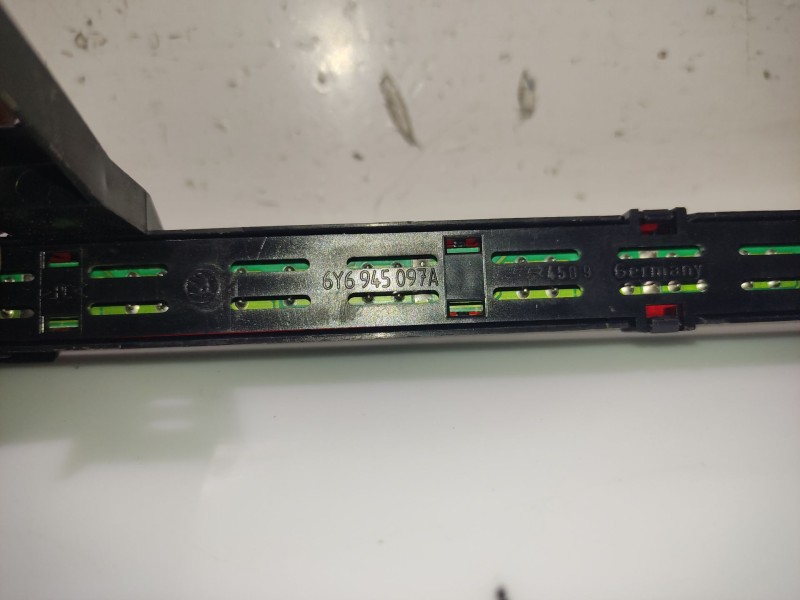 Recambio de luz central de freno para skoda fabia (6y2/6y3) referencia OEM IAM 6Y6945097A  