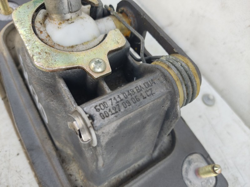 Recambio de palanca cambio para skoda fabia (6y2/6y3) referencia OEM IAM 6Q0711049BA 6Q0711061 6Q0711266K / 6Q0711265AA
