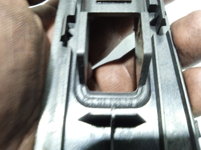 Recambio de moldura para mazda 3 (bk) 1.6 di turbo referencia OEM IAM BS3H5581J BS3H685L6 