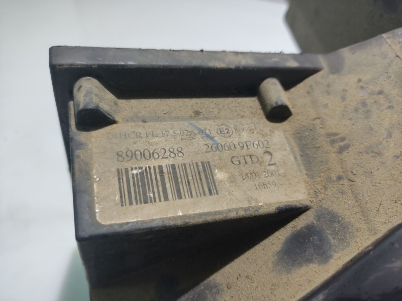 Recambio de faro izquierdo para nissan primera berlina (p11) 2.0 turbodiesel cat referencia OEM IAM 260609F602  