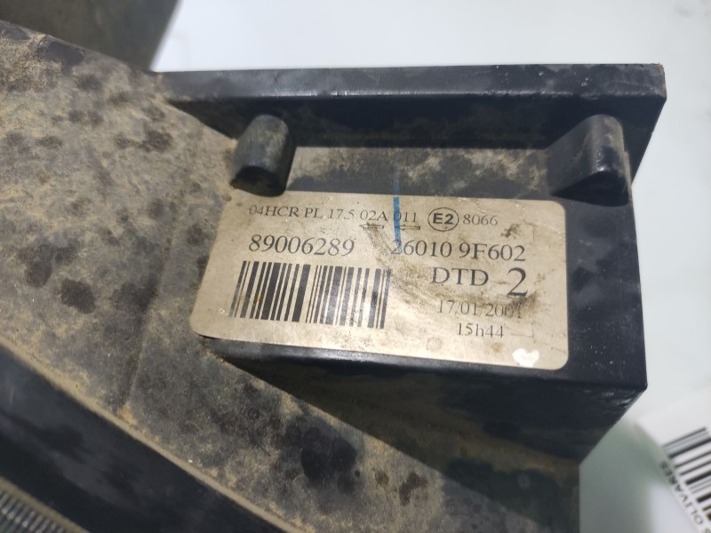 Recambio de faro derecho para nissan primera berlina (p11) 2.0 turbodiesel cat referencia OEM IAM 260109F602  